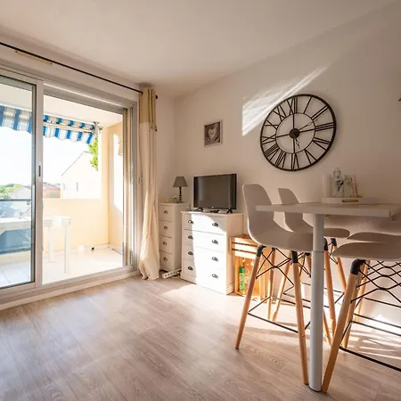 Studio Cabine 4 Pers. - Piscine, Parking, Proche Plages Au Lavandou - Fr-1-677-46 Apartment